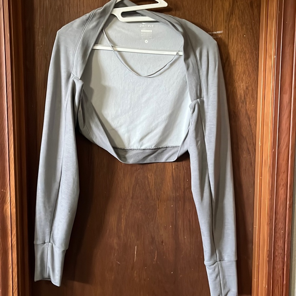 Nike Dry Fit Shrug
